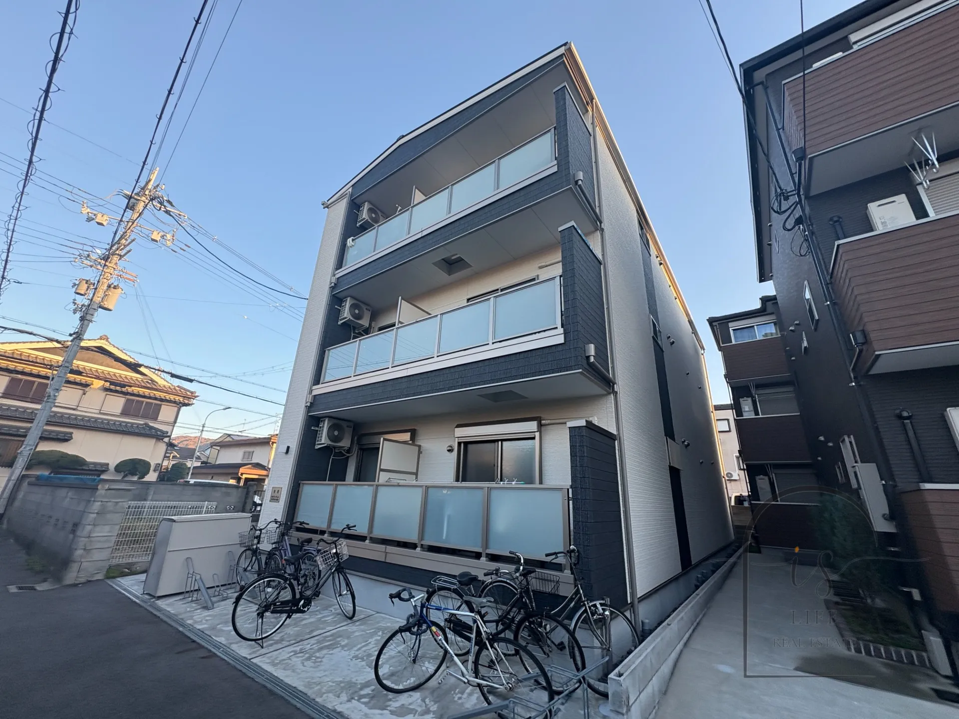 東大阪市不動産売買|3月の急な転勤で自宅売却をお考えの方へ|仲介・買取どちらもお任せください!